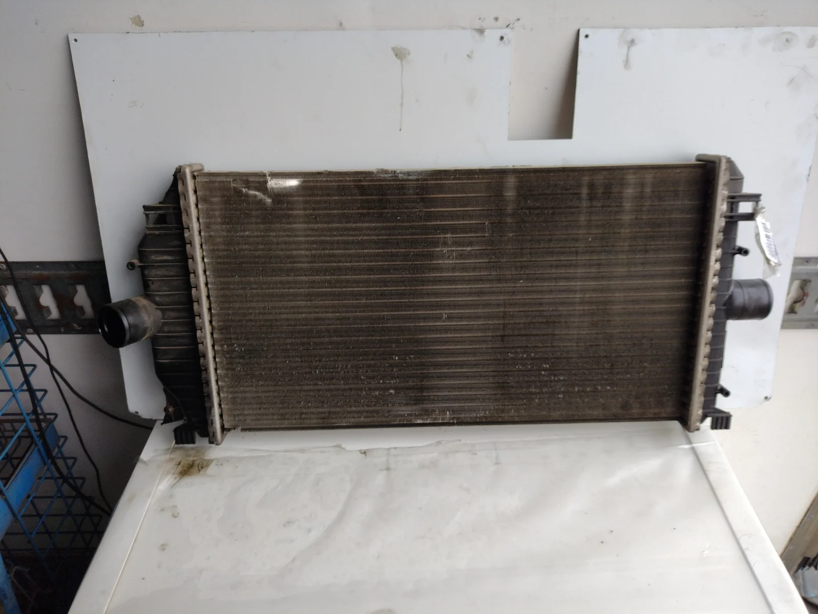 Foto de INTERCOOLER RENAULT LAGUNA (B56) 1.9 dCi Diesel CAT (107 CV / 79 KW) referencia 7701045349