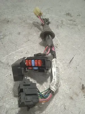 Foto de CAJA RELES / FUSIBLES HONDA FES /SH /SES /DYLAN /PS   125 125 cm3 - 10 kW G-CAT (14 CV / 10 KW) referencia 38200-KTZ-D000
