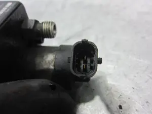 Foto de BOMBA INYECCION OPEL ZAFIRA B referencia 0445010097 foto 2