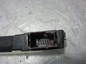 Foto de PANTALLA MULTIFUNCION CITROEN GRAND C4 PICASSO 1.6 16V HDi FAP (109 CV / 80 KW) referencia 9658592780 foto 3