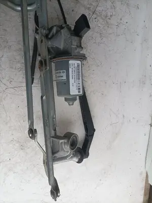 Foto de MOTOR LIMPIA DELANTERO OPEL ZAFIRA B 1.7 16V CDTI (110 CV / 81 KW) referencia 404976 foto 2