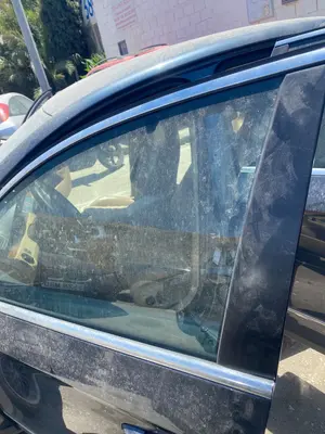 Foto de LUNA DELANTERA IZQUIERDA VOLKSWAGEN PASSAT BERLINA (3C2) 2.0 TDI (140 CV / 103 KW) referencia 3C4845201B