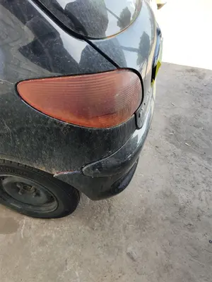 Foto de PILOTO TRASERO IZQUIERDO PEUGEOT 206 1.4 HDi (68 CV / 50 KW) referencia 6350P1 foto 4