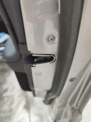 Foto de CERRADURA PUERTA DELANTERA DERECHA MERCEDES-BENZ CLASE C (BM 203) BERLINA 2.7 CDI 20V CAT (170 CV / 125 KW) referencia A2037200435 foto 4