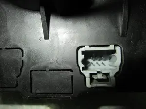 Foto de MANDO MULTIFUNCION CITROEN C3 1.4 HDi (68 CV / 50 KW) referencia 96488208XT foto 6