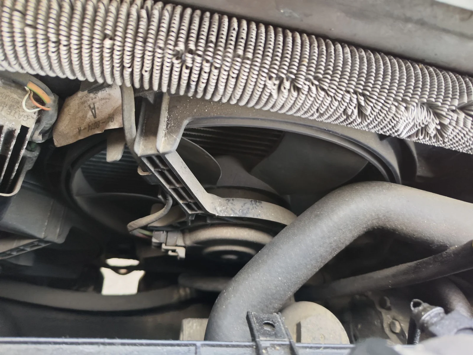 Foto de ELECTROVENTILADOR RADIADOR AIRE ACONDICIONADO LAND ROVER FREELANDER (LN) 2.0 Td4 CAT (109 CV / 80 KW)