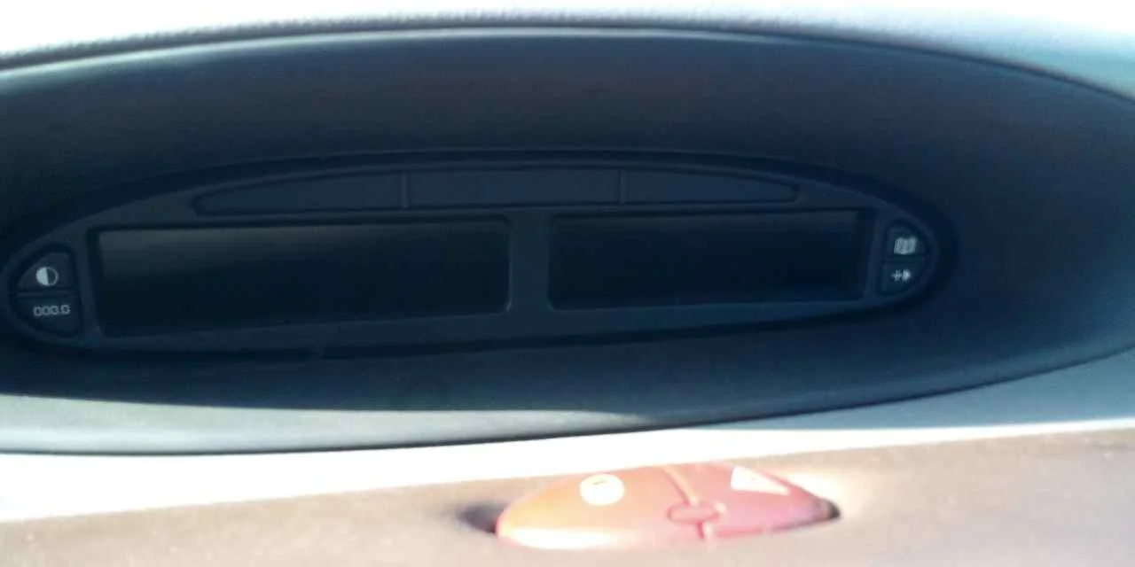 Foto de CUADRO INSTRUMENTOS CITROEN XSARA PICASSO 1.6 16V HDi FAP (109 CV / 80 KW) referencia 8200133491