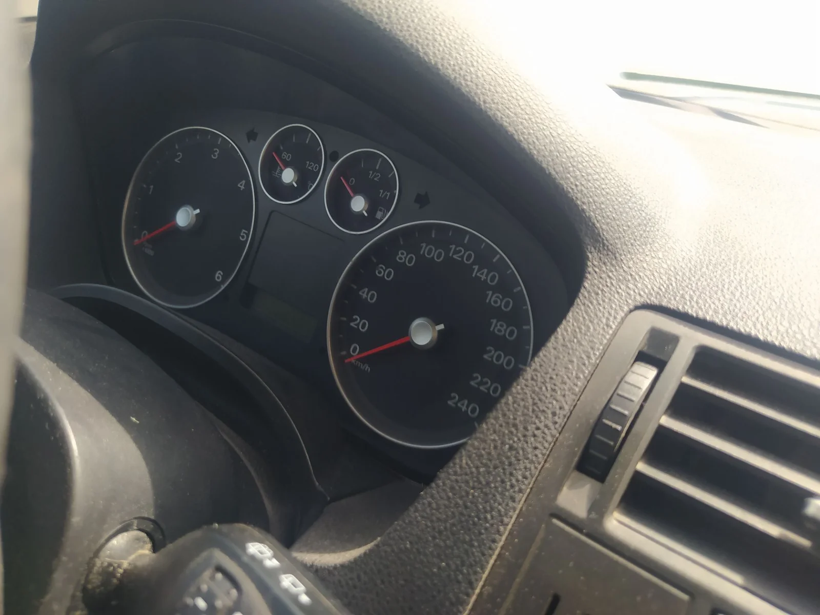 Foto de CUADRO INSTRUMENTOS FORD FOCUS C-MAX (CAP)(2003) 1.6 TDCi CAT (90 CV / 66 KW)