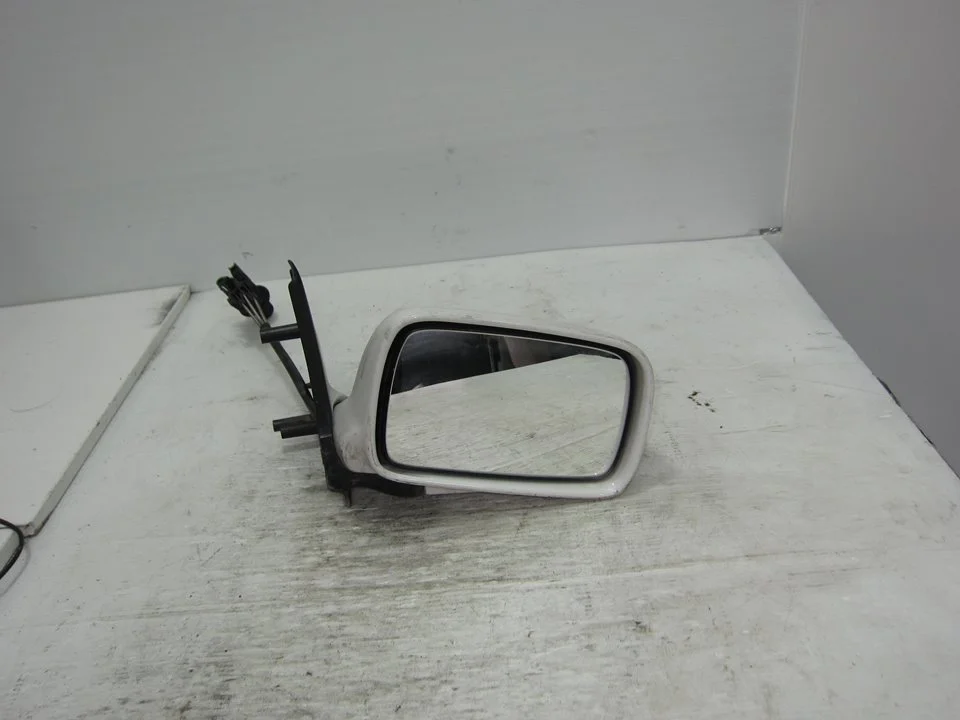 Foto de RETROVISOR DERECHO VOLKSWAGEN POLO III (6N1) 1.4 16V (101 CV / 74 KW) referencia 221072