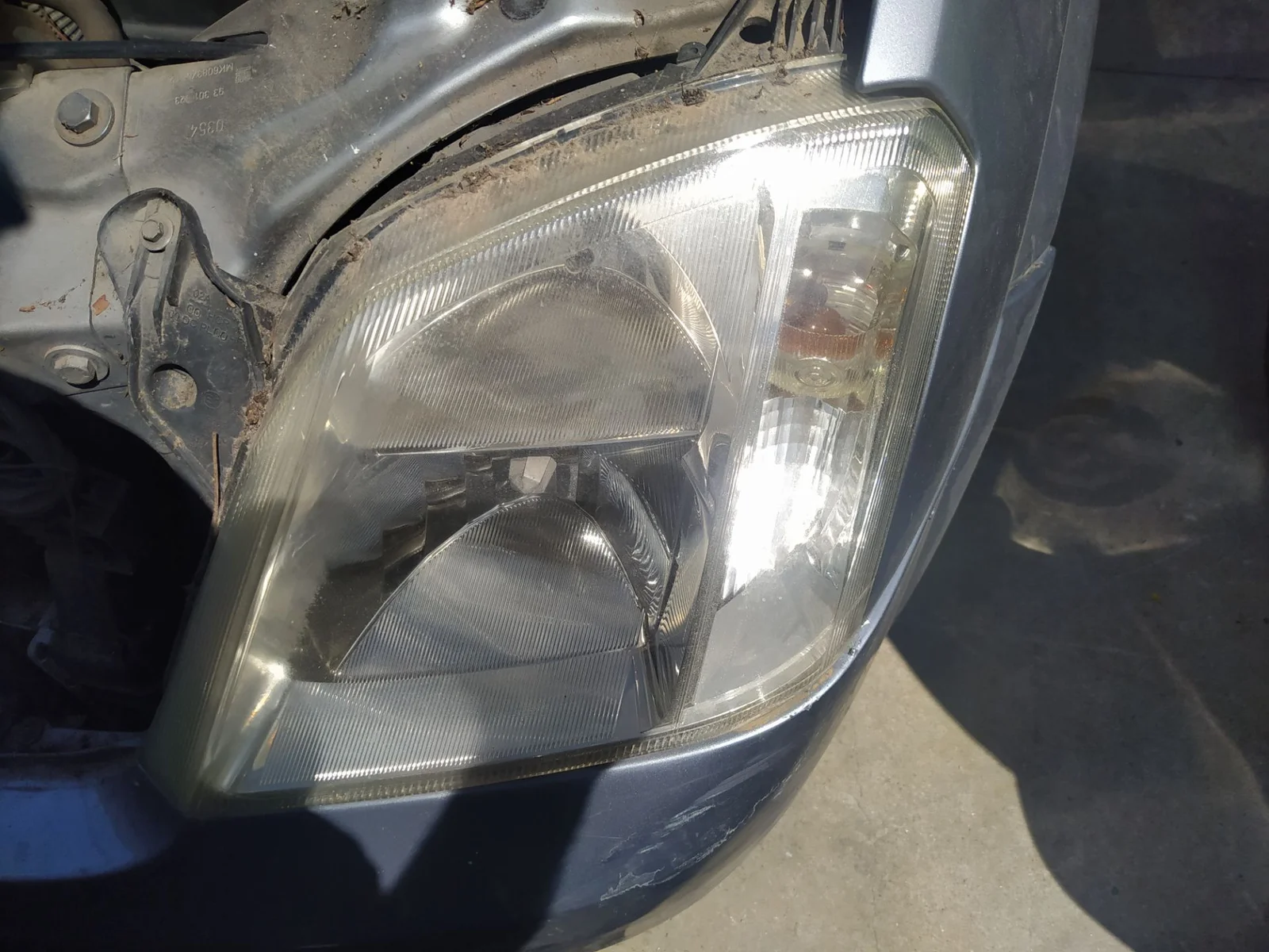 Foto de FARO IZQUIERDO OPEL MERIVA 1.7 16V DTI CAT (Y 17 DT / LR6) (75 CV / 55 KW) referencia 93175364