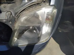 Foto de FARO IZQUIERDO OPEL MERIVA 1.7 16V DTI CAT (Y 17 DT / LR6) (75 CV / 55 KW) referencia 93175364