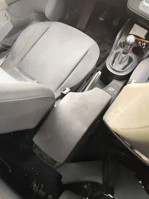Foto de APOYABRAZOS CENTRAL SEAT ALTEA (5P1) 1.9 TDI (105 CV / 77 KW)