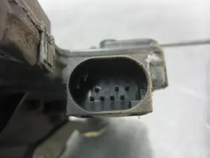 Foto de CERRADURA PUERTA TRASERA IZQUIERDA BMW SERIE 3 BERLINA (E46) 3.0 24V Turbodiesel CAT (184 CV / 135 KW) referencia 51227011245 foto 4