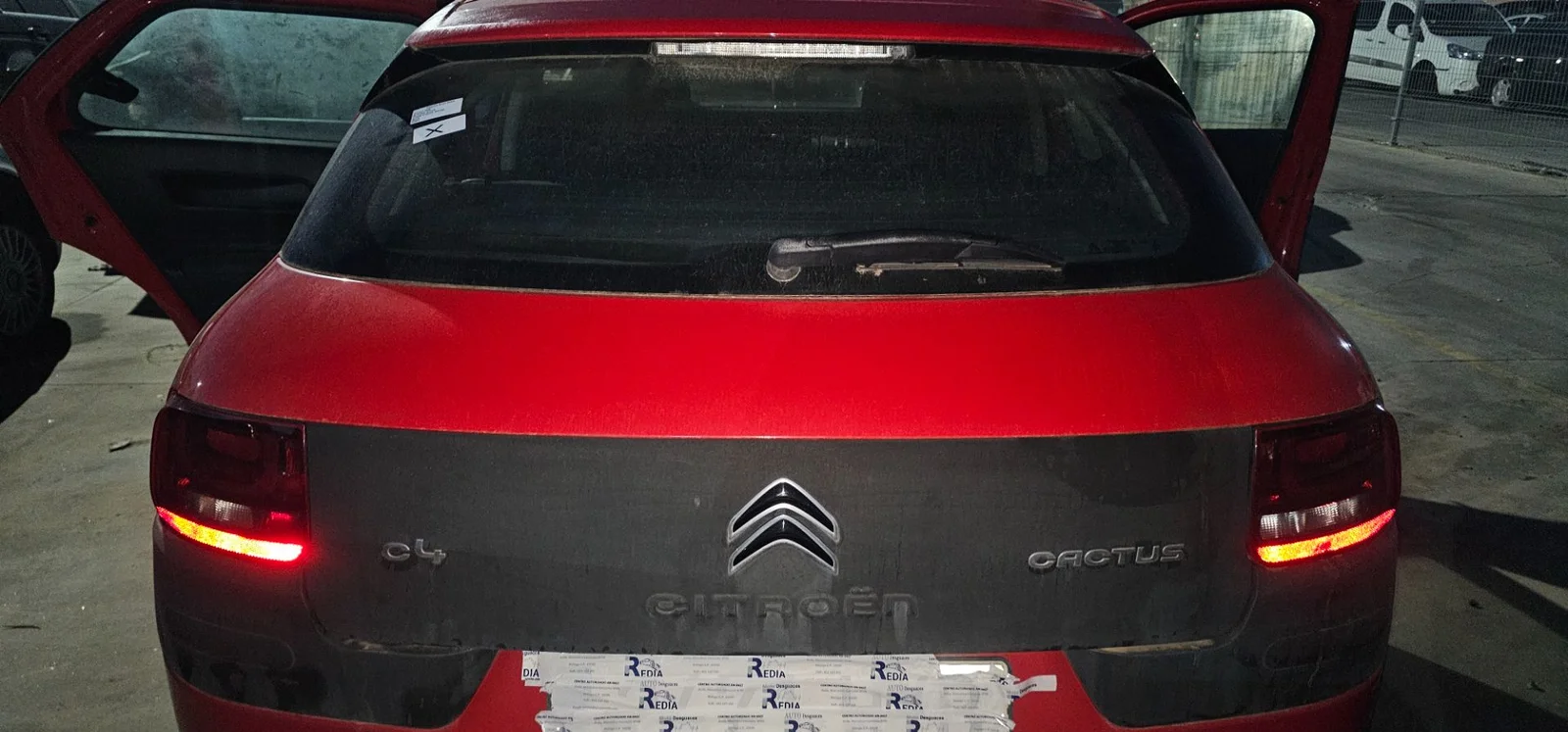 Foto de PORTON TRASERO CITROEN C4 CACTUS 1.2 12V VTi (82 CV / 60 KW) referencia 9800805380