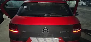 Foto de PORTON TRASERO CITROEN C4 CACTUS 1.2 12V VTi (82 CV / 60 KW) referencia 9800805380