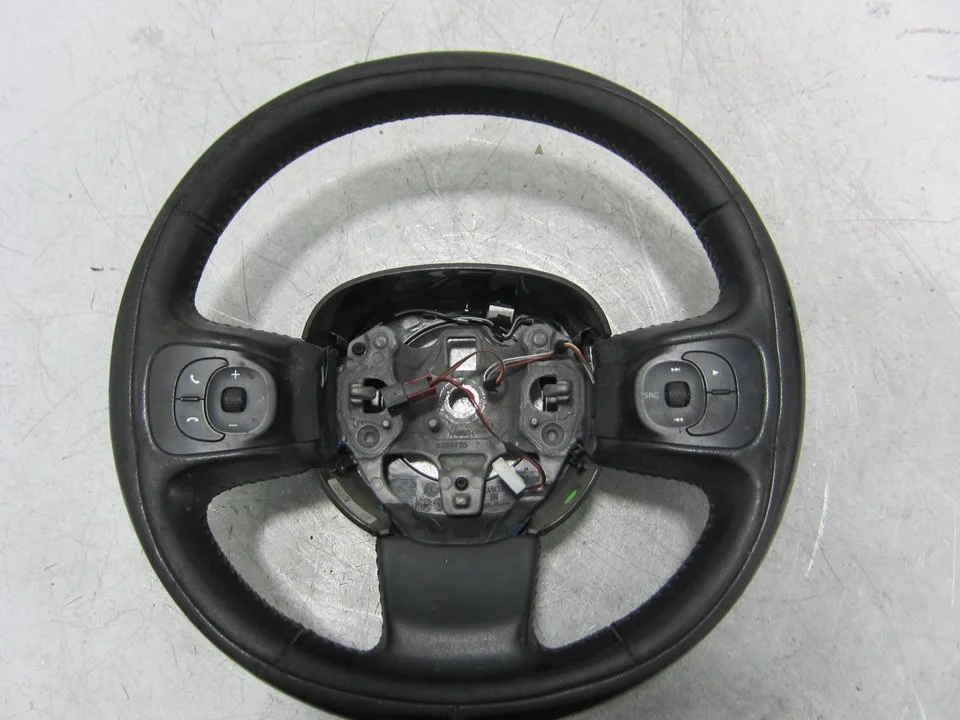 Foto de VOLANTE FIAT 500L (330) 1.3 16V JTD CAT (84 CV / 62 KW) referencia 07356391060