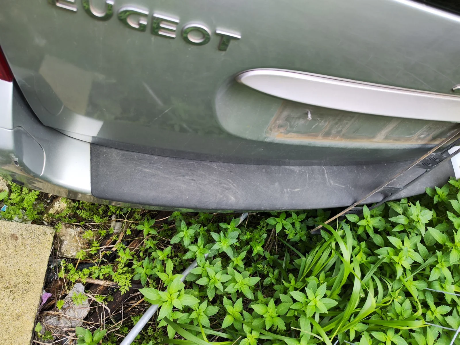 Foto de REFUERZO PARAGOLPES TRASERO PEUGEOT 307 BREAK/ SW (S2) 2.0 16V HDi FAP CAT (RHR / DW10BTED4) (136 CV / 100 KW)