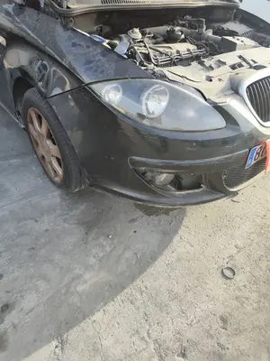 Foto de PARAGOLPES DELANTERO SEAT ALTEA (5P1) 1.9 TDI (105 CV / 77 KW) foto 2