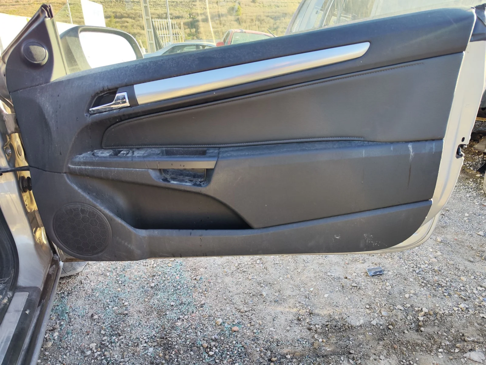Foto de GUARNECIDO PUERTA DELANTERA DERECHA OPEL ASTRA H TWIN TOP 1.9 16V CDTI CAT (Z 19 DTH / LRD) (150 CV / 110 KW)