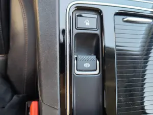 Foto de PALANCA FRENO JAGUAR F-PACE 3.0 V6 Diesel CAT (301 CV / 221 KW)