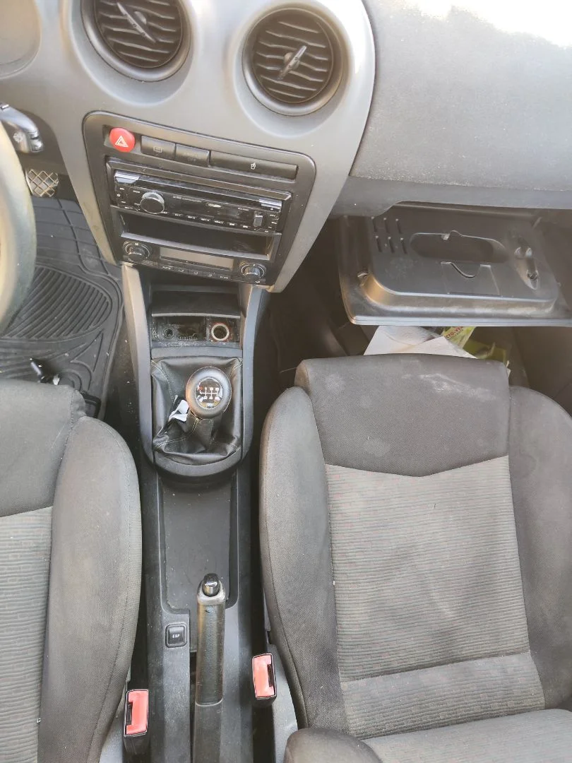 Foto de CONSOLA CENTRAL SEAT CORDOBA BERLINA (6L2) 1.9 TDI (131 CV / 96 KW)