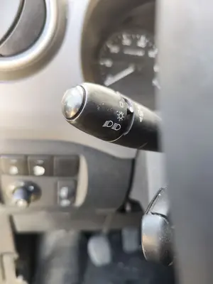 Foto de MANDO MULTIFUNCION CITROEN BERLINGO FURGÓN 1.6 Blue-HDI FAP (99 CV / 73 KW)