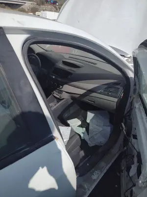 Foto de GOMAS CONTORNO PUERTA RENAULT MEGANE III BERLINA 5P 1.5 dCi Diesel CAT (86 CV / 63 KW)