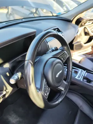 Foto de VOLANTE JAGUAR F-PACE 3.0 V6 Diesel CAT (301 CV / 221 KW) referencia GX733F563FD8 foto 2