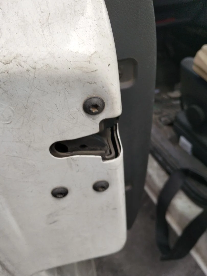 Foto de CERRADURA PUERTA DELANTERA IZQUIERDA FORD TRANSIT CONNECT (TC7) 1.8 TDCi CAT (110 CV / 81 KW) referencia 1419494