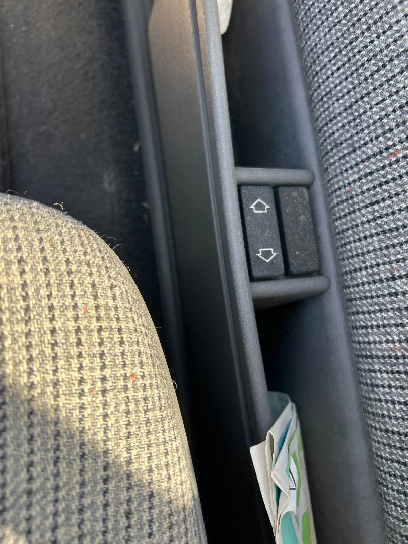 Foto de MANDO ELEVALUNAS DELANTERO DERECHO PEUGEOT 309 1.6 (88 CV / 65 KW)