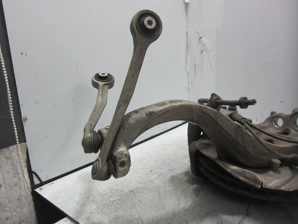 Foto de BRAZO SUSPENSION DELANTERO DERECHO AUDI A4 CABRIOLET (8H) 2.0 TDI (140 CV / 103 KW)