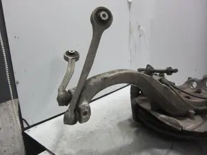 Foto de BRAZO SUSPENSION DELANTERO DERECHO AUDI A4 CABRIOLET (8H) 2.0 TDI (140 CV / 103 KW)