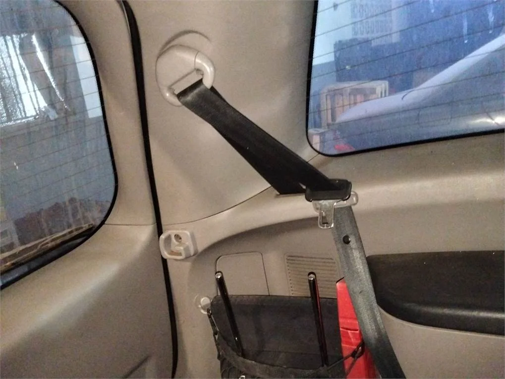 Foto de CINTURON SEGURIDAD TRASERO IZQUIERDO MITSUBISHI GRANDIS (NA0W)