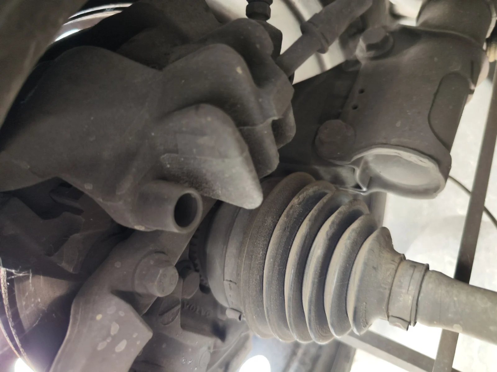 Foto de PINZA DE FRENO DELANTERA DERECHA VOLVO S60 BERLINA 2.4 Diesel (126 CV / 93 KW)