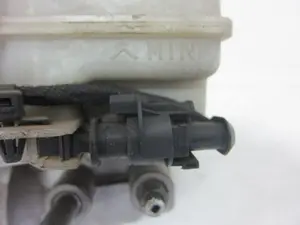 Foto de BOMBA FRENO OPEL ASTRA H GTC 1.9 CDTI (120 CV / 88 KW) referencia 32067271 foto 3