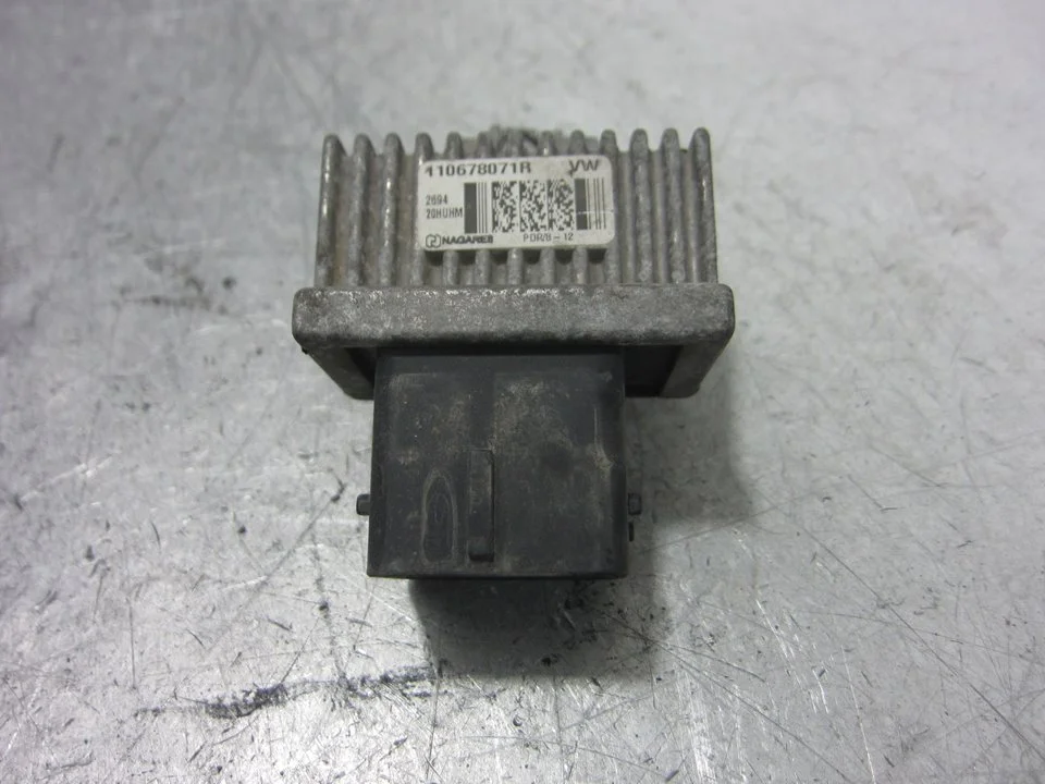 Foto de CAJA PRECALENTAMIENTO DACIA LOGAN II 1.5 dCi Diesel FAP CAT (75 CV / 55 KW) referencia 110678071R