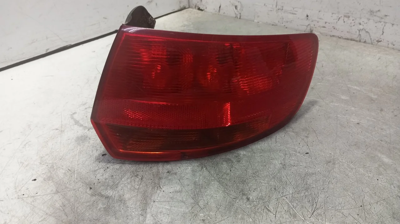 Foto de PILOTO TRASERO DERECHO AUDI A3 SPORTBACK (8PA) 2.0 TDI (140 CV / 103 KW) referencia 8P4945096