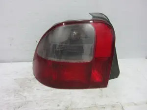 Foto de PILOTO TRASERO IZQUIERDO MG ROVER ROVER 45 (T/RT) 1.4 16V CAT (103 CV / 76 KW)