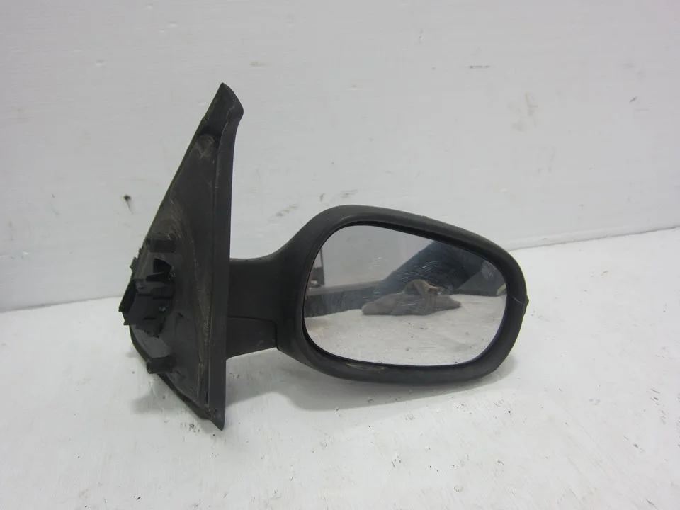 Foto de RETROVISOR DERECHO RENAULT CLIO II FASE II (B/CB0) 1.5 dCi Diesel (65 CV / 48 KW) referencia 018011
