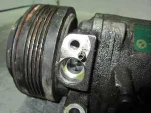 Foto de COMPRESOR AIRE ACONDICIONADO BMW SERIE 5 BERLINA (E39) referencia 64528386650 foto 5