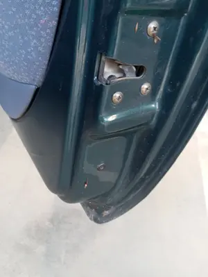 Foto de CERRADURA PUERTA DELANTERA DERECHA FORD KA (CCQ) 1.3 CAT (50 CV / 37 KW) referencia 4868468