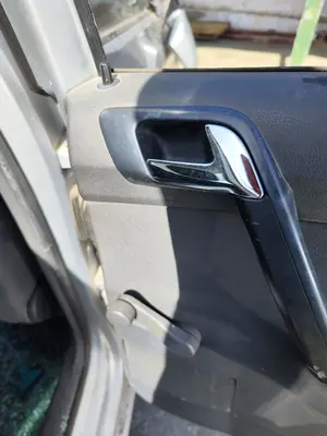 Foto de MANETA INTERIOR TRASERA DERECHA VOLKSWAGEN POLO IV (9N1) 1.4 16V (75 CV / 55 KW) referencia 6Q4867180K FKZ