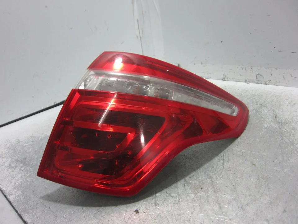 Foto de PILOTO TRASERO DERECHO CITROEN C4 PICASSO referencia 9623547480