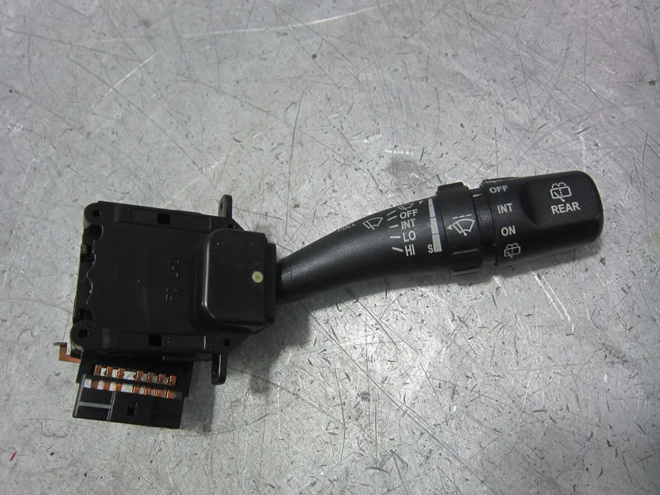 Foto de MANDO LIMPIA KIA CERATO (LD) 1.6 CAT (105 CV / 77 KW) referencia 934352F000