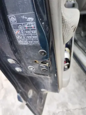 Foto de CERRADURA PUERTA DELANTERA IZQUIERDA RENAULT SCENIC I (JA...) 1.9 dCi Diesel CAT (102 CV / 75 KW) referencia 7700434604