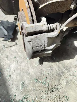 Foto de PINZA DE FRENO DELANTERA DERECHA RENAULT SCENIC II 1.5 dCi Diesel (101 CV / 74 KW) referencia 7701065278