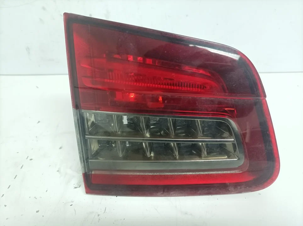 Foto de PILOTO TRASERO IZQUIERDO INTERIOR CITROEN C5 BERLINA referencia 9675067780