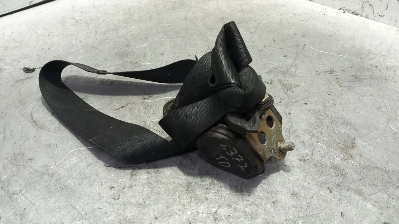 Foto de CINTURON SEGURIDAD TRASERO DERECHO MERCEDES-BENZ CLASE E (BM 124) BERLINA 3.0 Diesel CAT (136 CV / 100 KW) referencia 1248601486