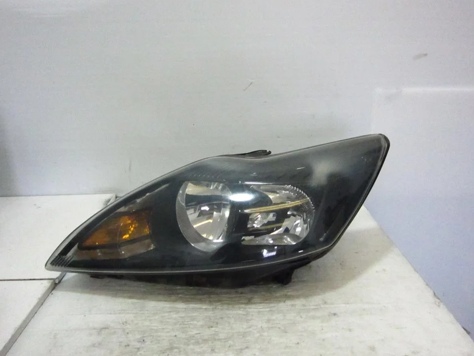 Foto de FARO IZQUIERDO FORD FOCUS II (1.6 (90 CV / 66 KW) diesel) referencia 8M5113W030