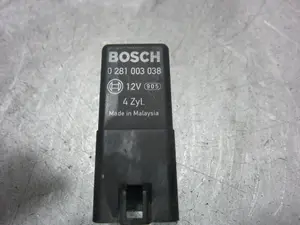 Foto de CAJA PRECALENTAMIENTO SEAT IBIZA BERLINA (6J5) 1.9 TDI (105 CV / 77 KW) referencia 038907281D foto 4